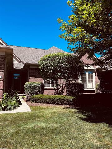 front view picture of 40709 Turnberry Dr, Sterling Heights, MI. 48310