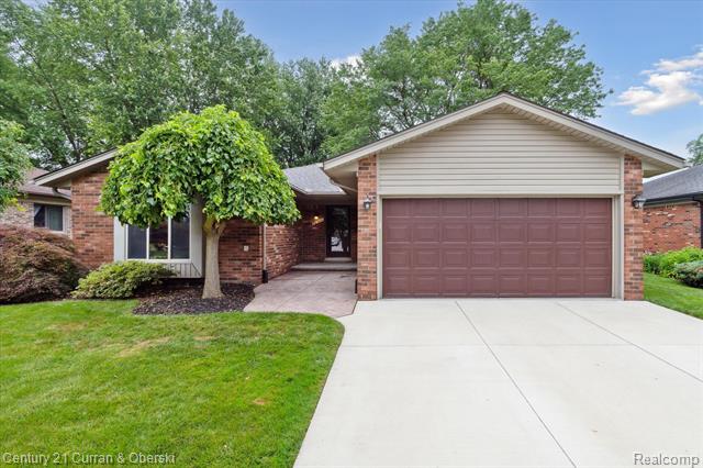 front view picture of 14366 Bangor Dr, Sterling Heights, MI. 48313