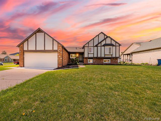 front view picture of 3550 Kirkton Dr, Sterling Heights, MI. 48310