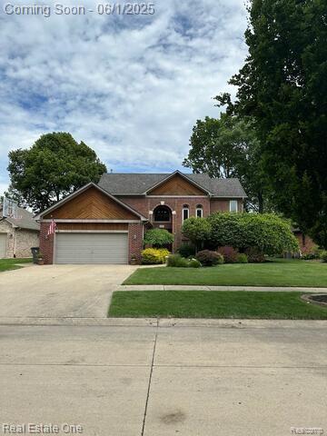 front view picture of 39888 Brylor Ct, Clinton Township, MI. 48038