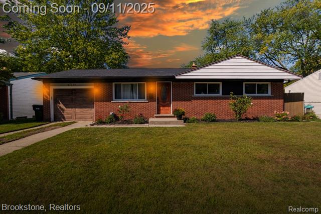 front view picture of 41309 Memphis Dr, Sterling Heights, MI. 48313