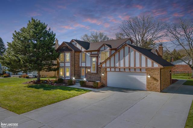 front view picture of 2349 Hidden Trail Dr, Sterling Heights, MI. 48314