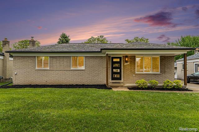 front view picture of 14542 Alma Dr, Sterling Heights, MI. 48313