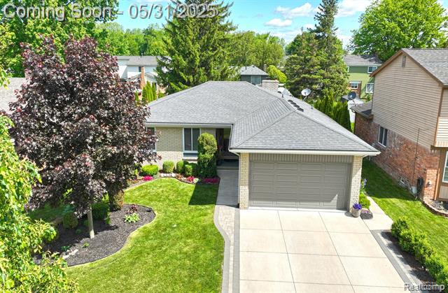 front view picture of 15159 Congress Dr, Sterling Heights, MI. 48313