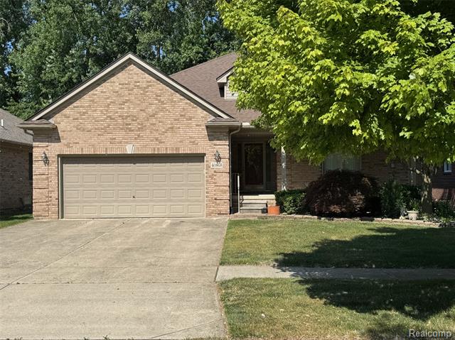 front view picture of 40865 Long Horn Dr, Sterling Heights, MI. 48313