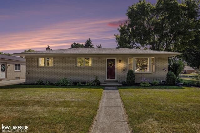 front view picture of 41222 Olivet Dr, Sterling Heights, MI. 48313