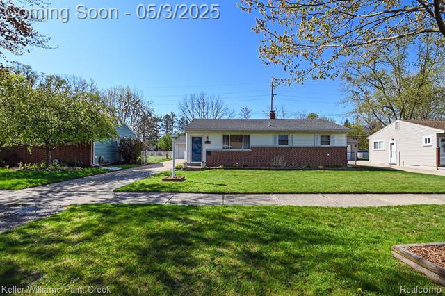 front view picture of 12742 Denoter Dr, Sterling Heights, MI. 48313