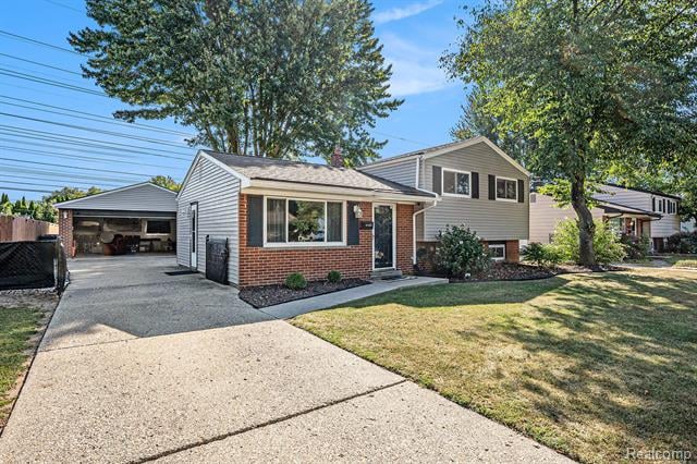 front view picture of 41222 Paign Dr, Sterling Heights, MI. 48313