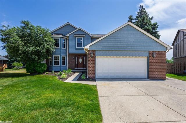 front view picture of 42106 Blairmoor Dr, Sterling Heights, MI. 48313