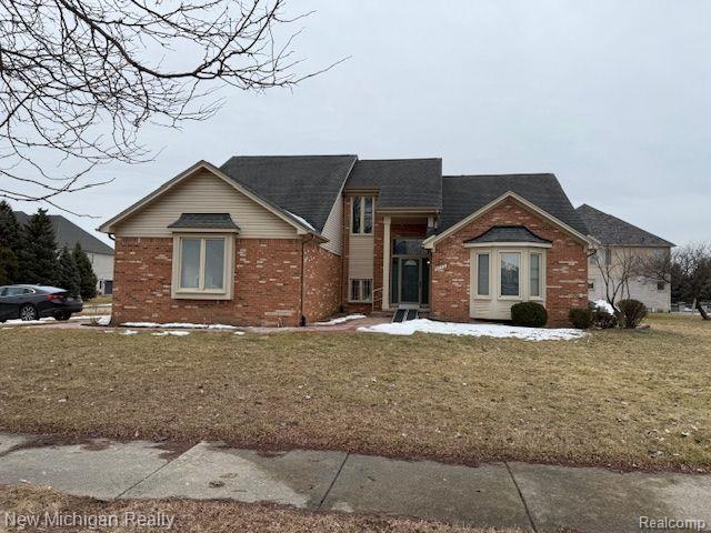 front view picture of 2042 Forest Mead Dr, Sterling Heights, MI. 48314