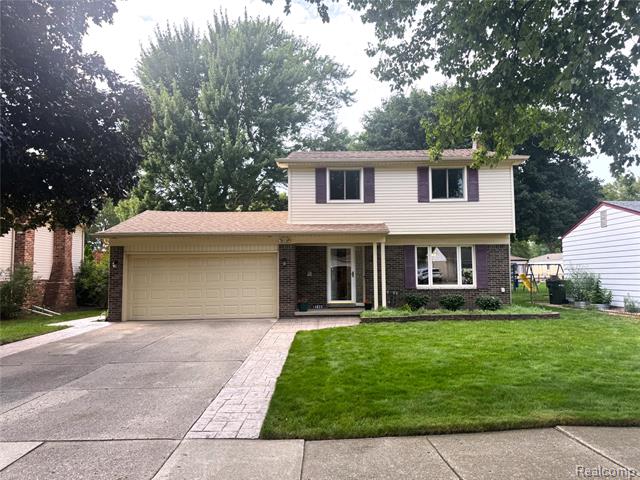 front view picture of 14833 West Point Dr, Sterling Heights, MI. 48313