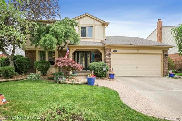front view picture of 42438 Cannon Dr, Sterling Heights, MI. 48313