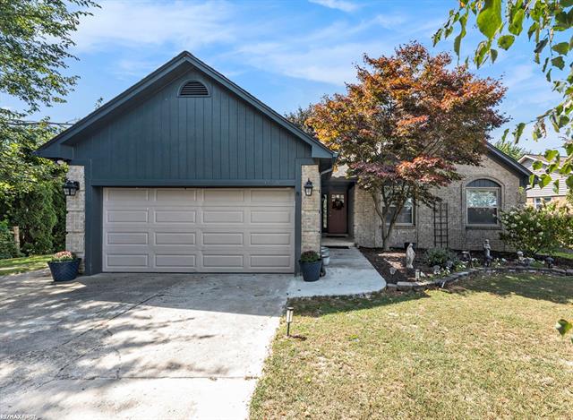 front view picture of 11716 Clinton River, Sterling Heights, MI. 48313
