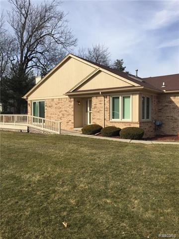 front view picture of 41201 Whispering Oaks Dr, Clinton Township, MI. 48038