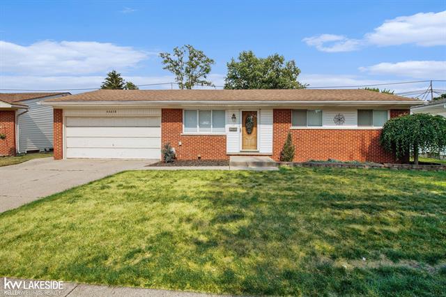 front view picture of 42038 Stanberry Dr, Sterling Heights, MI. 48313