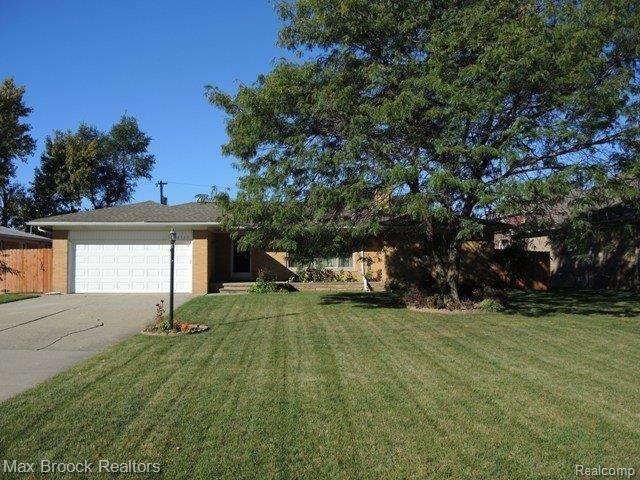 front view picture of 42323 Tessmer Dr, Sterling Heights, MI. 48314
