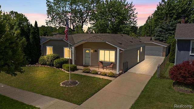 front view picture of 41615 Westmeath Circ, Clinton Township, MI. 48038