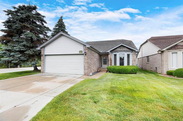 front view picture of 20061 Ridgeway Ct, Clinton Township, MI. 48038