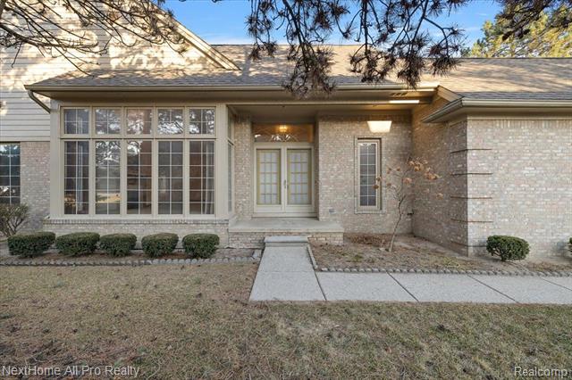 front view picture of 13305 Lillian Ln, Sterling Heights, MI. 48313