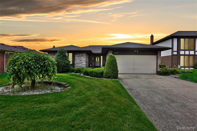 front view picture of 42471 Arcadia Dr, Sterling Heights, MI. 48313