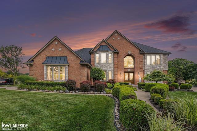 front view picture of 43302 Westphalia Cou, Sterling Heights, MI. 48314