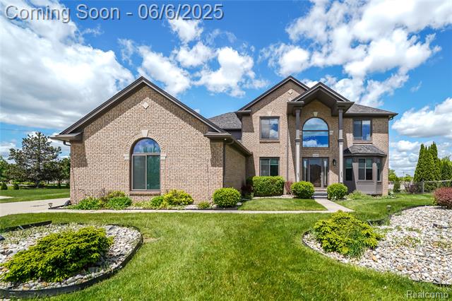 front view picture of 42105 Dorchester Ct, Clinton Township, MI. 48038