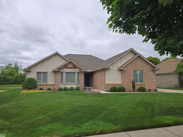 front view picture of 43173 Winterfield Dr, Sterling Heights, MI. 48314
