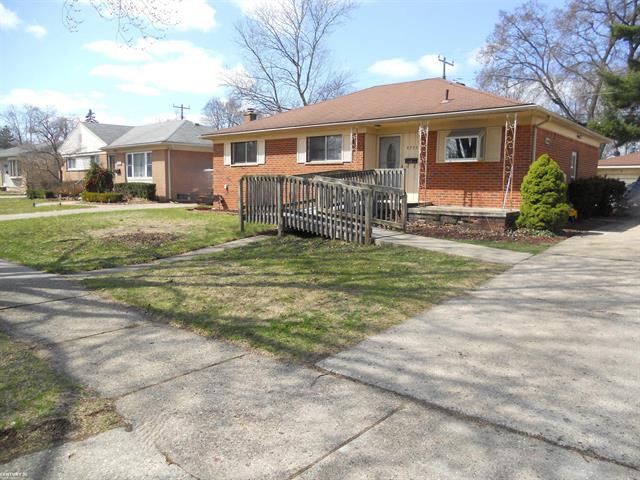 front view picture of 8795 Headley Dr, Sterling Heights, MI. 48314