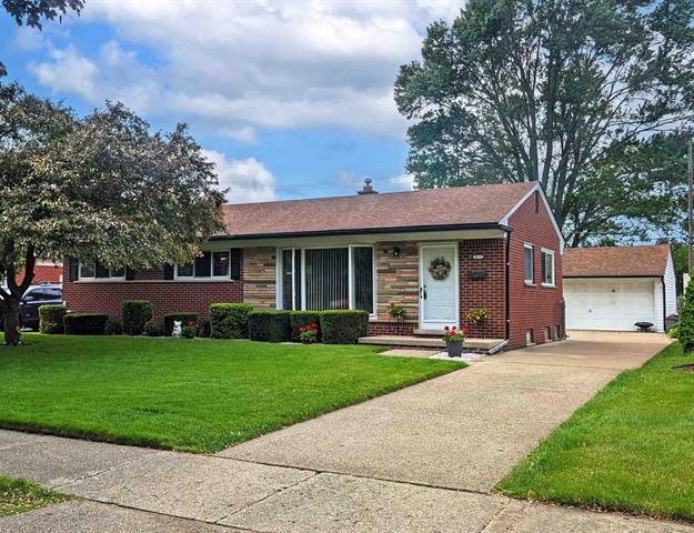 front view picture of 8815 Birkhill Dr, Sterling Heights, MI. 48314