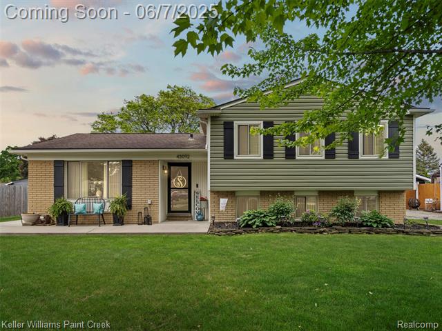front view picture of 43092 Bond Court, Sterling Heights, MI. 48313