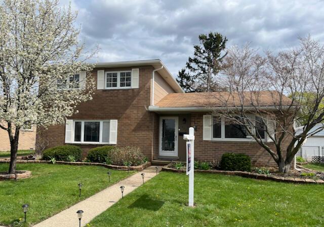 front view picture of 11423 Delvin Dr, Sterling Heights, MI. 48314