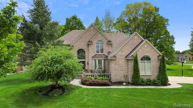 front view picture of 2980 Mapleleaf Court, Sterling Heights, MI. 48314
