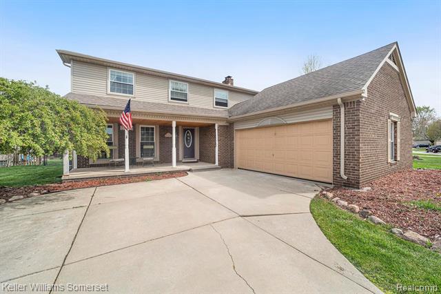 front view picture of 41924 Amberly, Clinton Township, MI. 48038