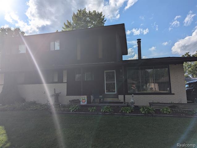 front view picture of 11357 Erdmann Road, Sterling Heights, MI. 48314
