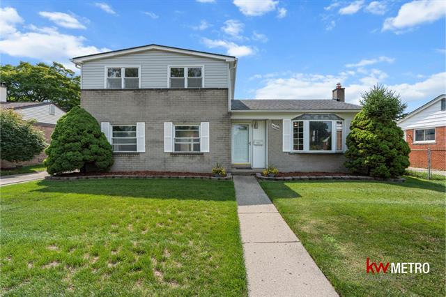 front view picture of 11260 Diamond Dr, Sterling Heights, MI. 48314