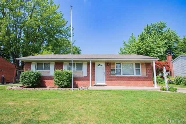 front view picture of 43629 Bockley Dr, Sterling Heights, MI. 48313