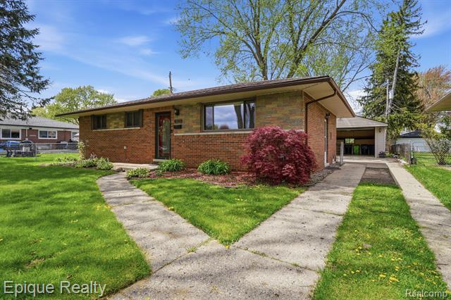 front view picture of 8737 Shannon Dr, Sterling Heights, MI. 48314