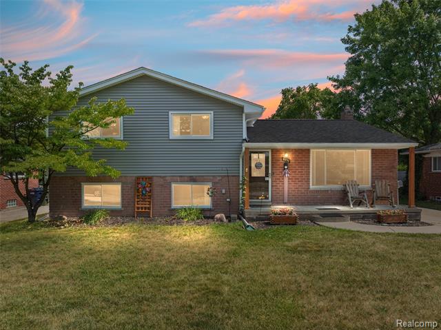front view picture of 8836 Birkhill Dr, Sterling Heights, MI. 48314
