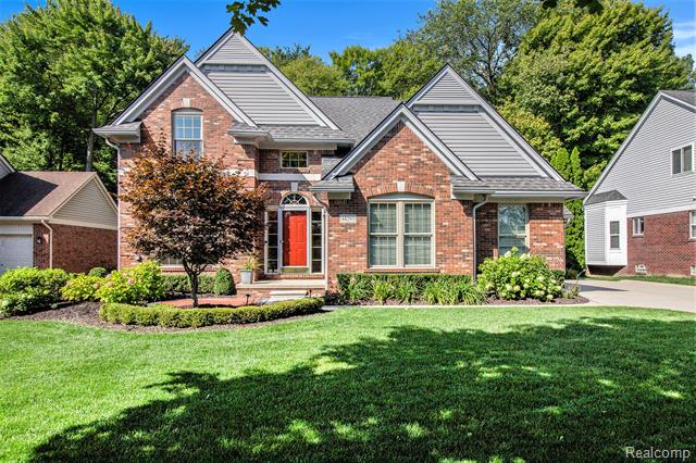 front view picture of 44293 La Domain Dr, Sterling Heights, MI. 48314