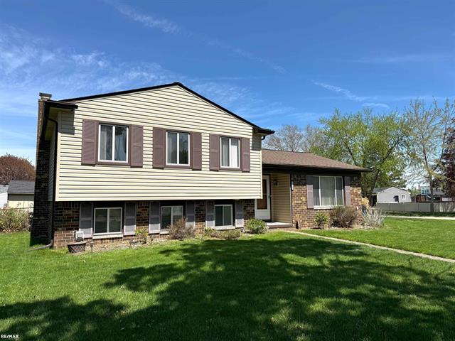 front view picture of 13163 Concord Dr, Sterling Heights, MI. 48313