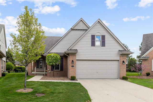 front view picture of 43540 Inglenook Ct, Sterling Heights, MI. 48314
