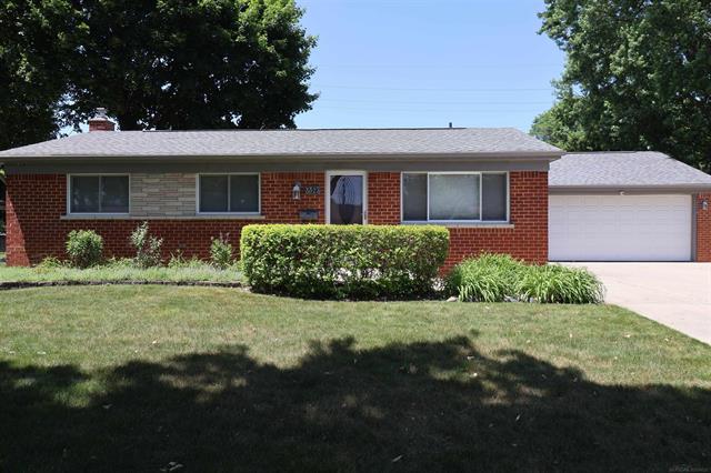 front view picture of 8825 Kidley Dr, Sterling Heights, MI. 48314