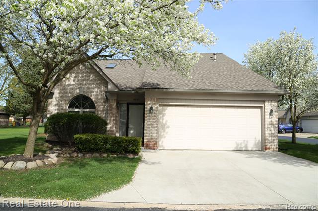 front view picture of 45089 Klingkammer St, Utica, MI. 48317
