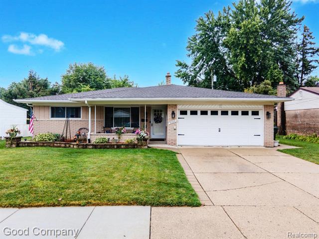 front view picture of 8502 Leslie Dr, Sterling Heights, MI. 48314