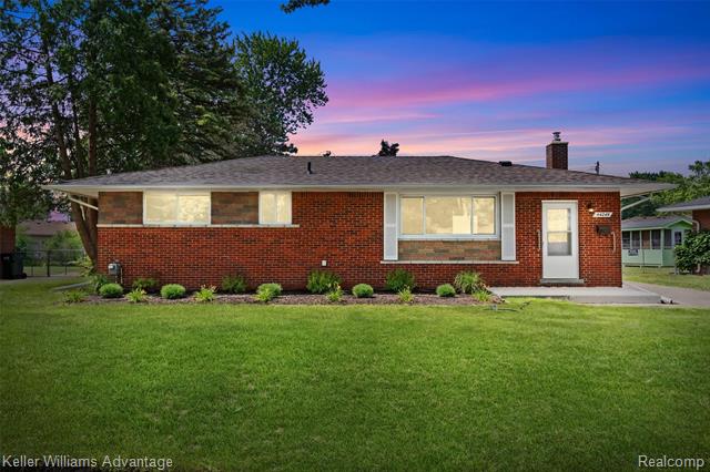 front view picture of 44249 Donley Dr, Sterling Heights, MI. 48314