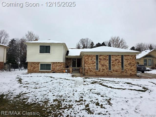 front view picture of 48765 Ben Franklin, Utica, MI. 48315