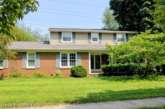 front view picture of 47830 Ben Franklin, Utica, MI. 48315