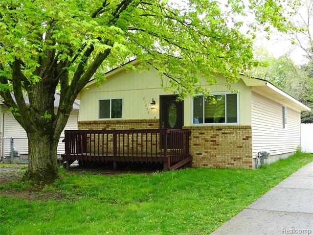front view picture of 47483 Greenview, Utica, MI. 48317