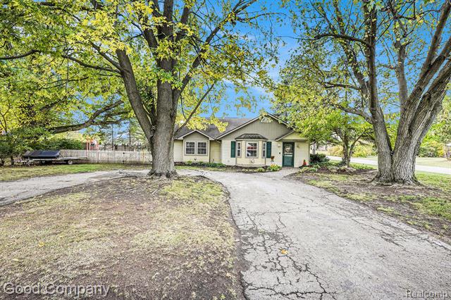 front view picture of 47595 Frederick, Utica, MI. 48317