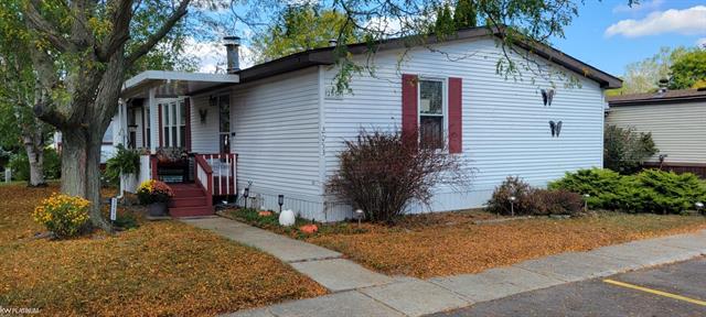 front view picture of 2053 Marmoor Dr, Utica, MI. 48317